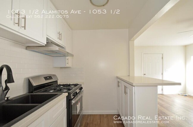 Building Photo - 1053 1/2 Alamitos Ave-1053 1/2