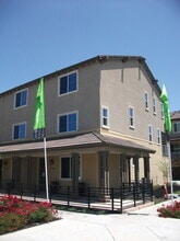 Building Photo - 628 Ave One Dr