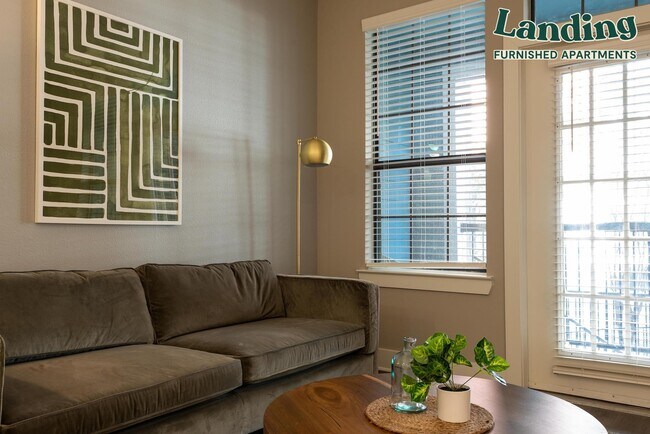 Building Photo - 1000 San Marcos St