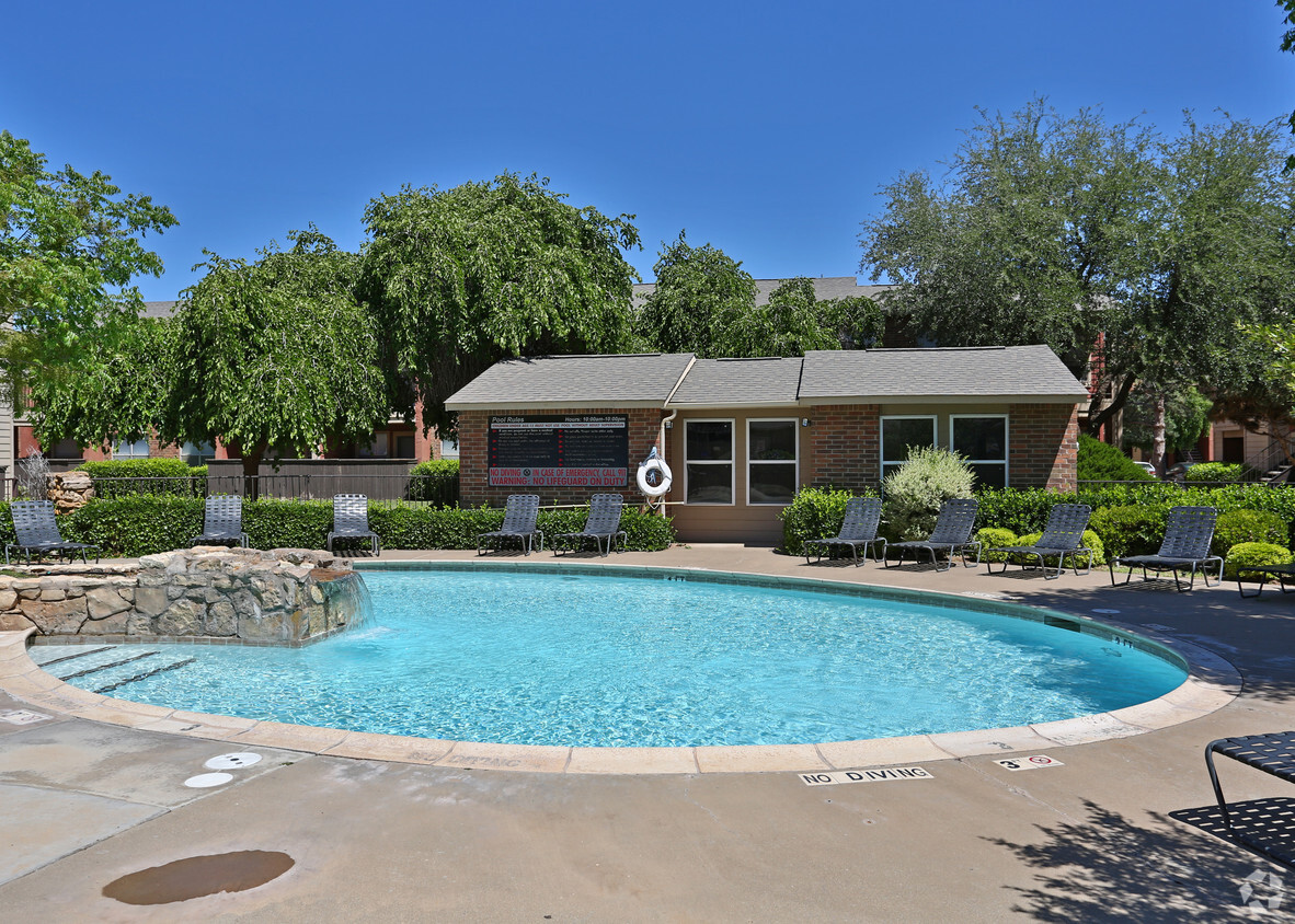 Primary Photo - Meridian Park Apartments