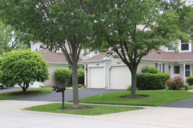 Building Photo - 1620 Vermont Dr