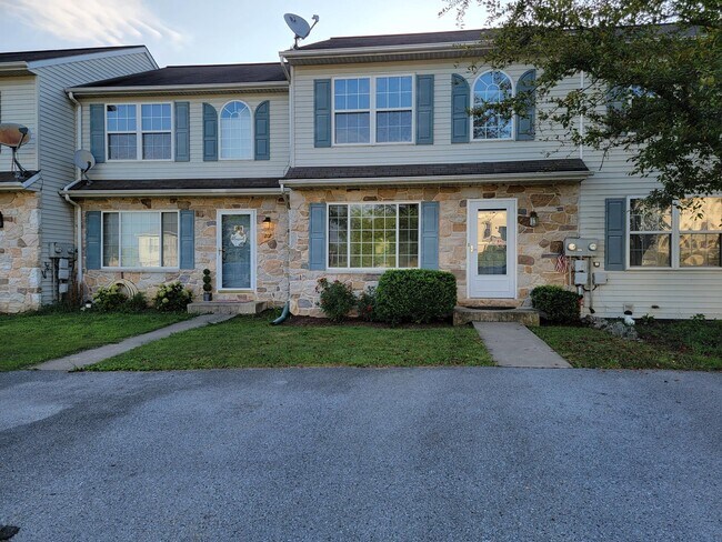 Building Photo - 205 Riders Way