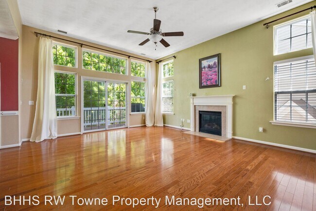 Foto del edificio - 4 br, 3.5 bath House - 5432 Season Ln