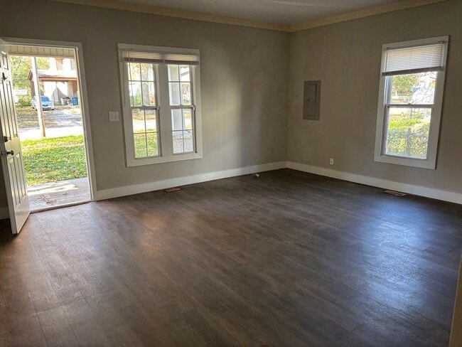 Foto del edificio - Charming 3-Bedroom Home Near the Park – Pe...