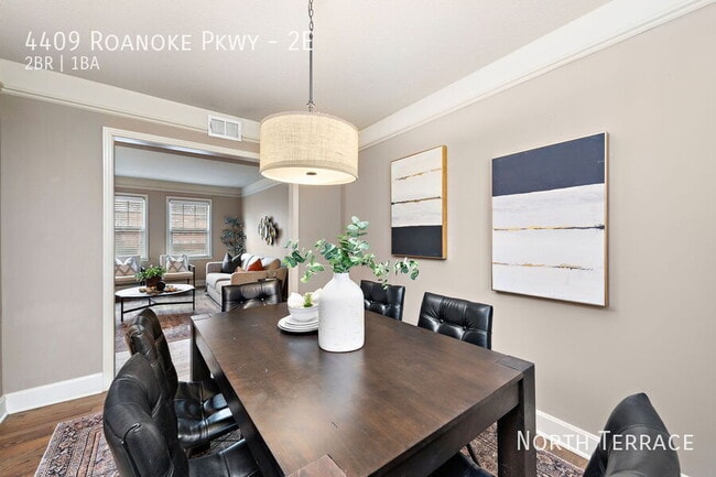 Foto del edificio - 4409 Roanoke Pkwy
