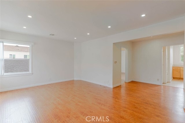 Foto del edificio - 336 W Lexington Dr