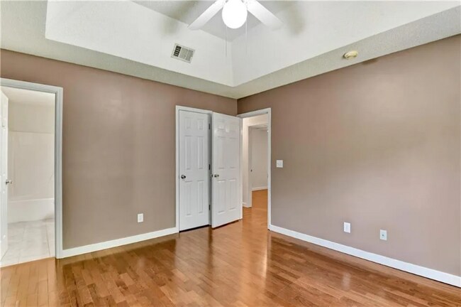 Foto del edificio - 127 Lauren Ln