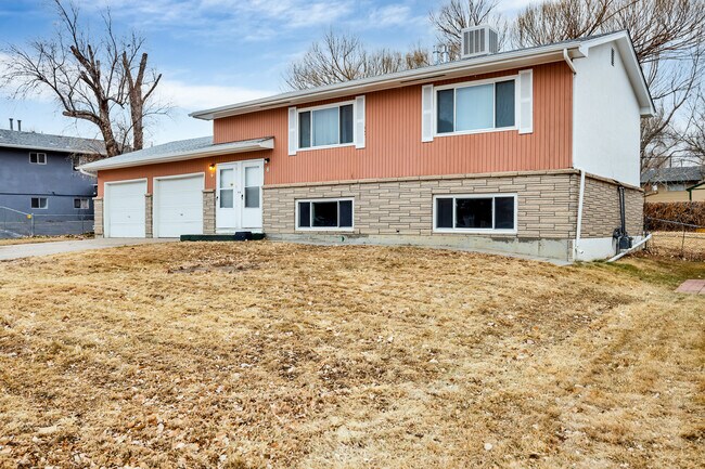 Building Photo - 6 Douglas Ln