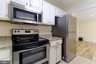 Building Photo - 10484 Parthenon Ct