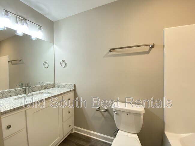 Foto del edificio - 627 Hill Rd