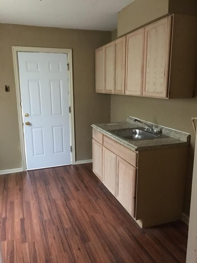 Building Photo - Unit 1