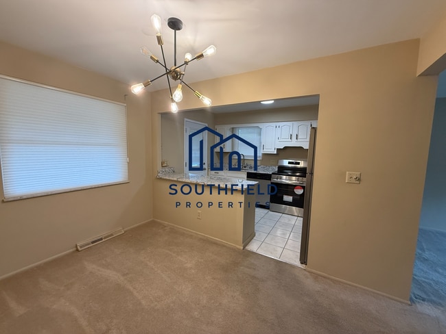 Building Photo - 7147 Bluecrest Dr