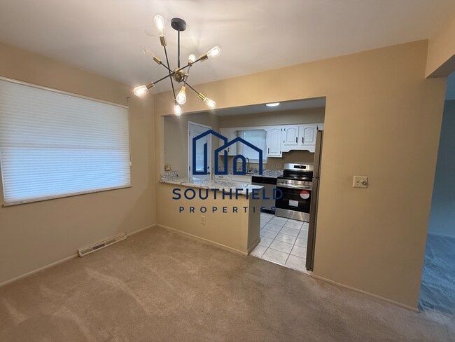 Foto del edificio - 7147 Bluecrest Dr