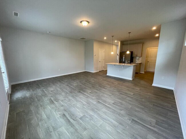 Foto del edificio - 1096 Cameron Wy