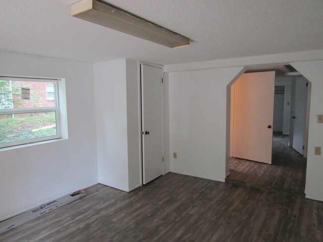 Building Photo - 604 E Sevier Heights