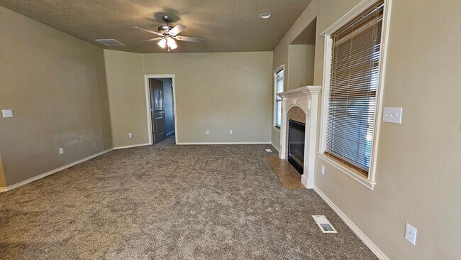 Building Photo - SPACIOUS HOME IN MERIDIAN! FLEXIBLE LEASE ...