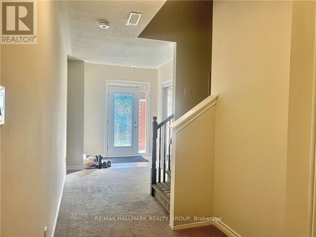 Building Photo - 277 Squadron Cres