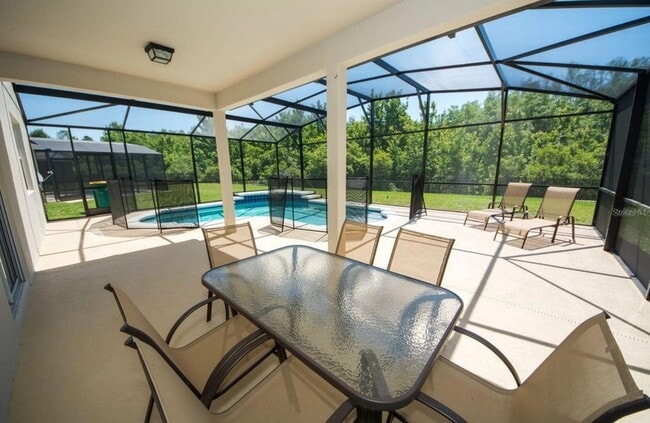 Foto del edificio - 4748 Blue Diamond St