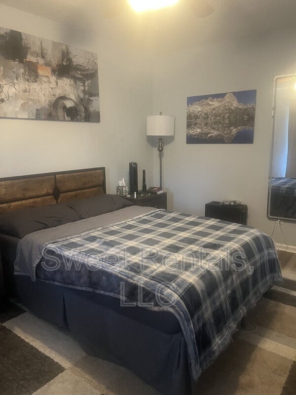 Foto del edificio - 343 Briarbend Rd