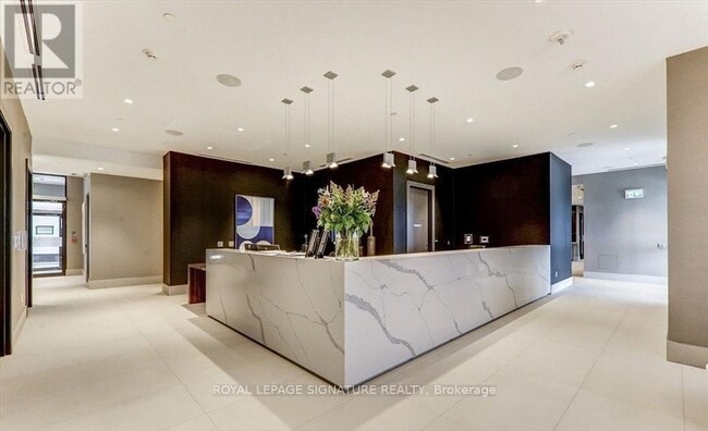 Photo du bâtiment - 2550 Simcoe St N