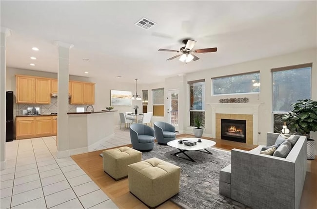 Building Photo - 2611 Corabella Pl