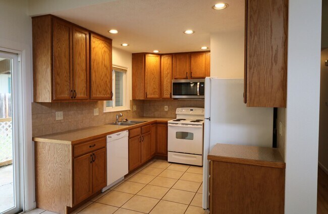 Building Photo - Adorable 3bd/ 1ba Home in Boulder, CO! Ava...