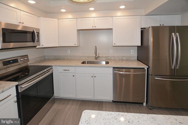 Building Photo - 7621 Tremayne Pl