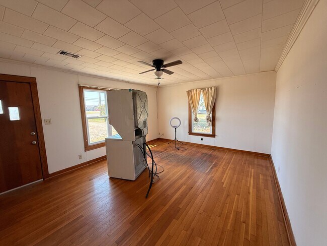 Foto del edificio - 4900 E Highland Dr