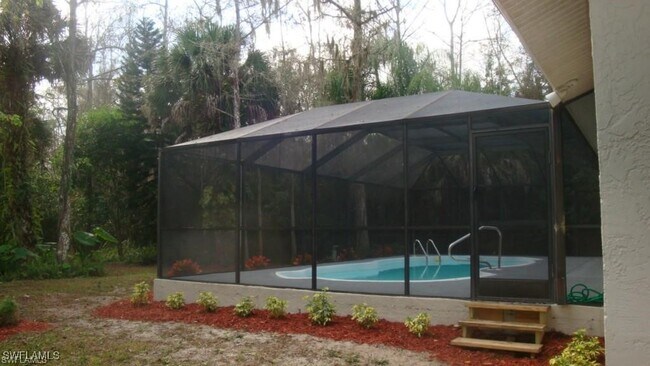 Foto del edificio - 5240 Cherry Wood Dr