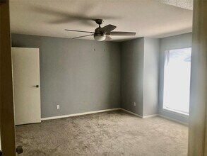 Building Photo - 3150 Walnut Bend Ln