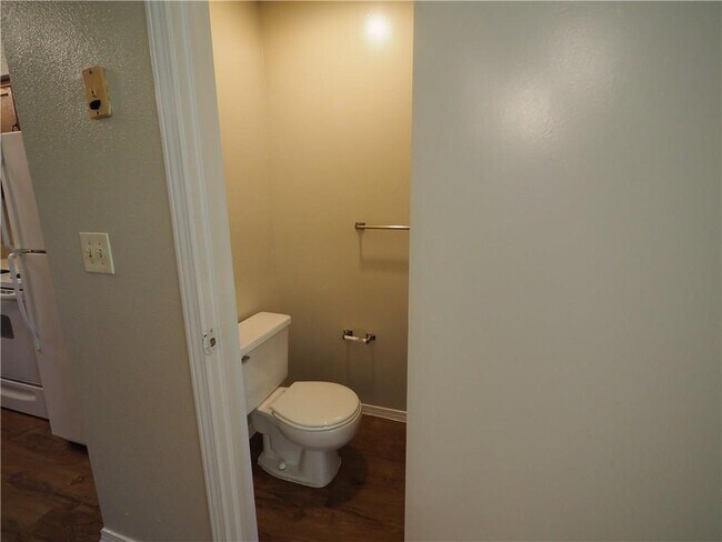 Foto del edificio - 105 Hillside Dr