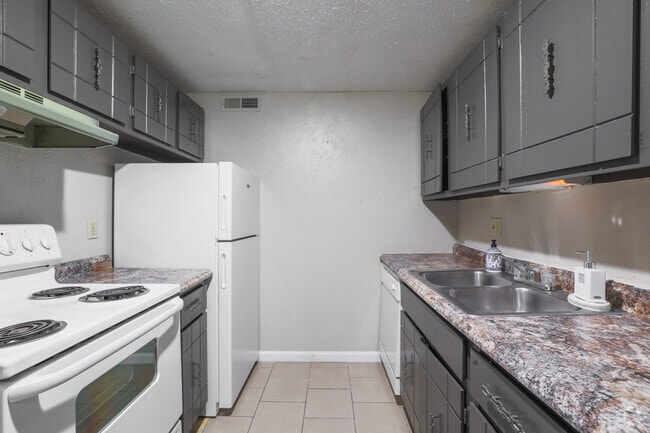 1BR, 1BA - 635SF - Village Park at Barclay Square