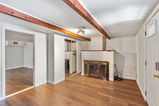 Foto del edificio - 135 S Path