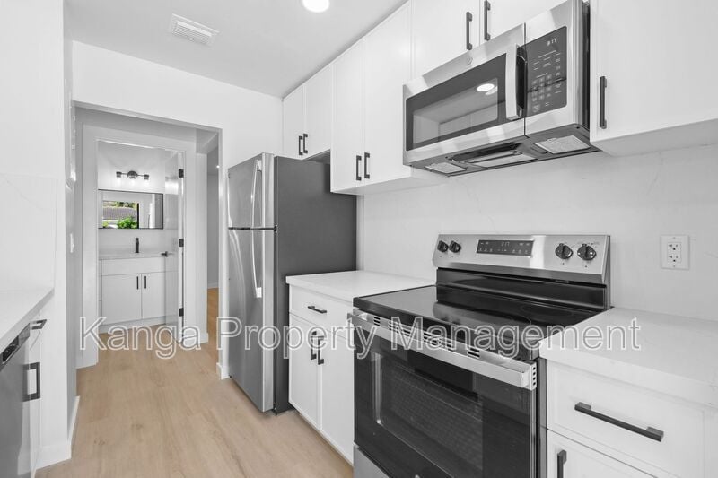 Photo - 800 Tropic Boulevard