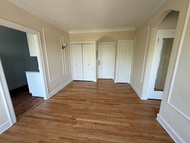 Foto del edificio - 2801 N Keating Ave