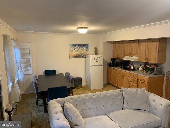 Foto del edificio - 5800 Edson Ln