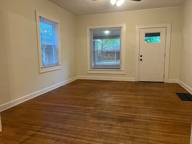 Building Photo - Historic Garfield Park neighborhood with quiet streets and mature trees -