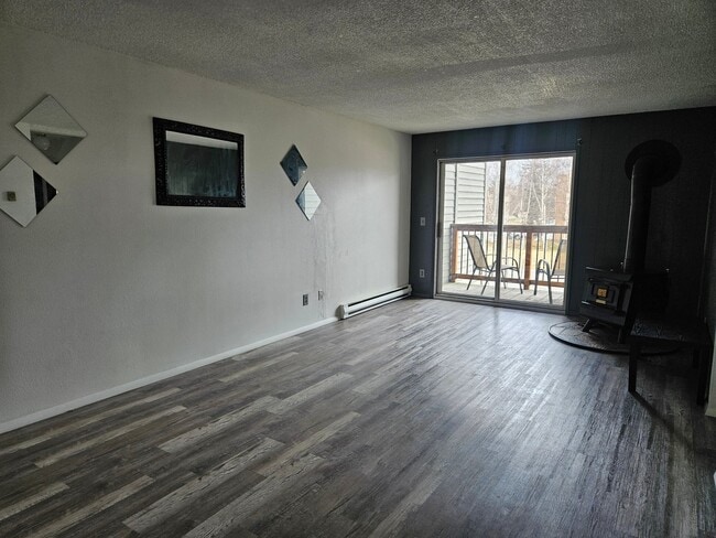 Building Photo - 4620 Reka Dr