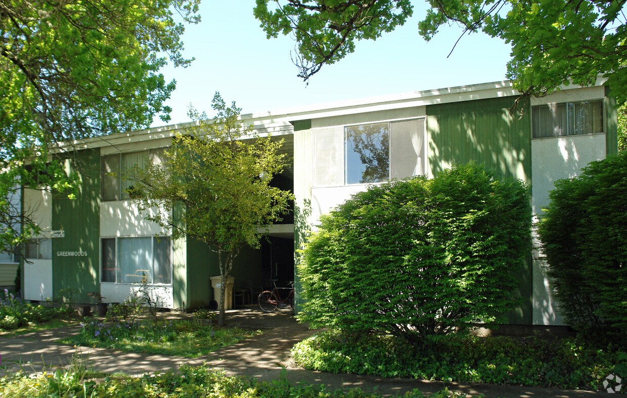 Foto del edificio - Greenwood Apartments