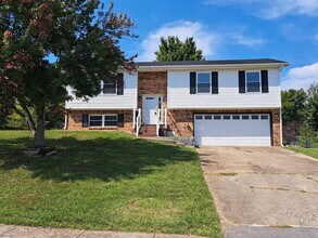Building Photo - 1352 Hunters Ln