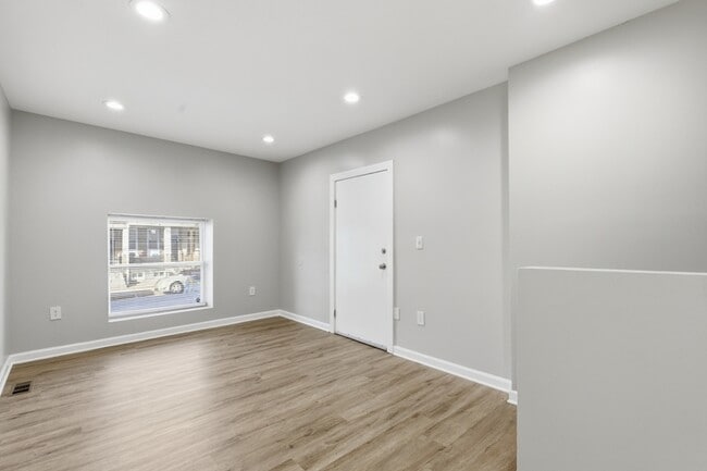 Foto del edificio - 2429 Barclay St