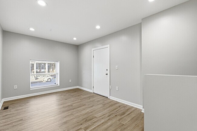 Foto del edificio - 2429 Barclay St