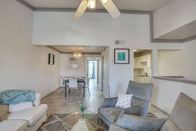 Foto del edificio - 8750 Park Ln