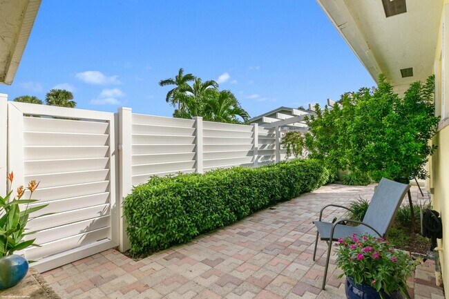 Building Photo - 208 Sims Creek Dr
