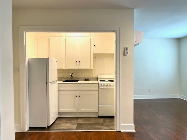 View of Kitchen - 400 S Ashland Ave