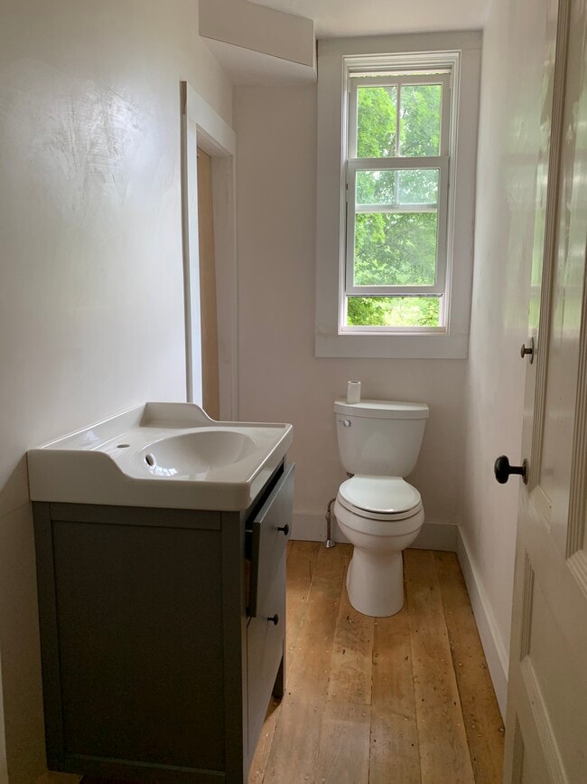 Half bath Level 1 - 48 Maple St