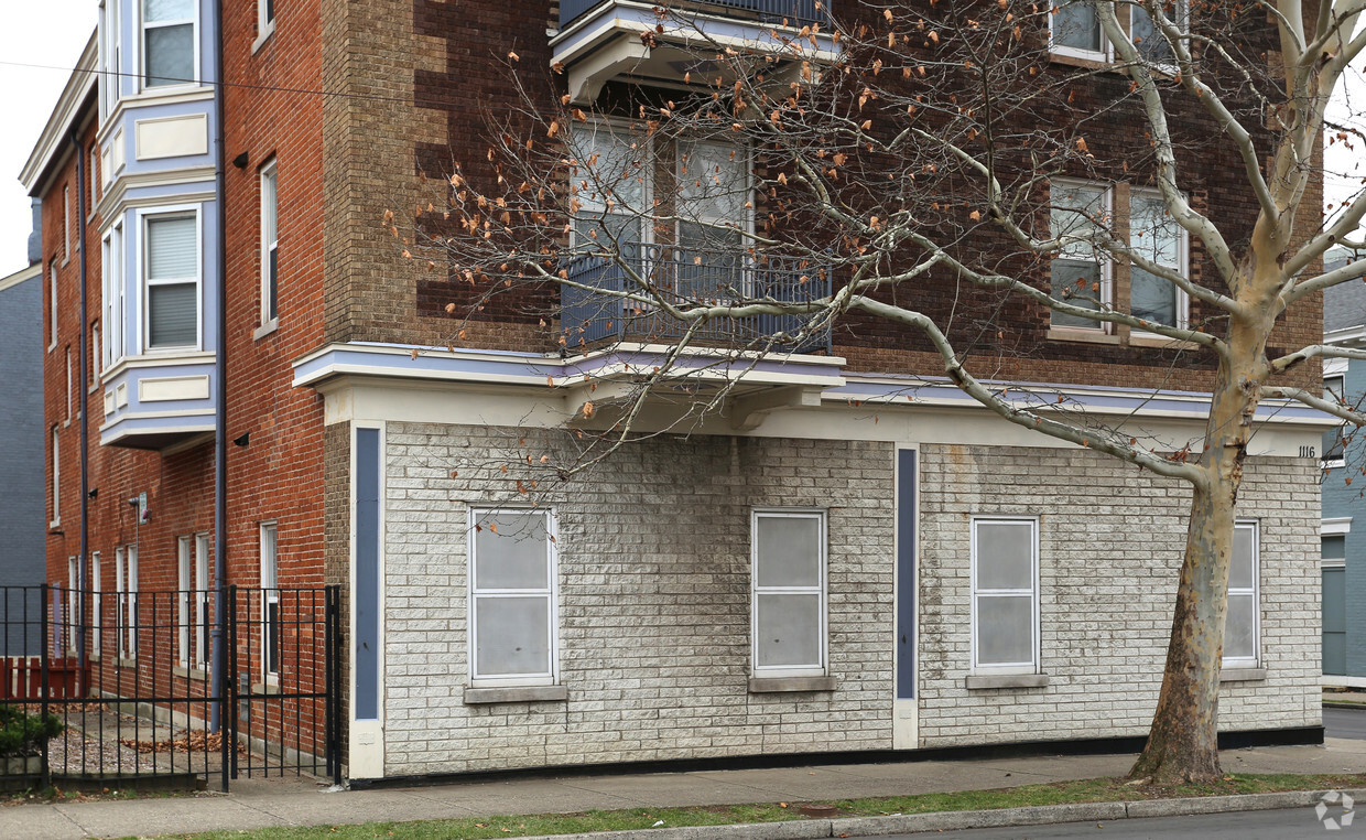 Building Photo - Gardens at Greenup