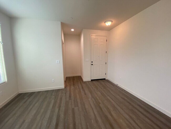 Foto del edificio - Newer Construction 4 Bedroom 2.5 Bath Home...
