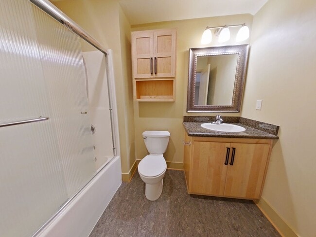 Photo - 2844-2854 Lord Byron Place Apartment