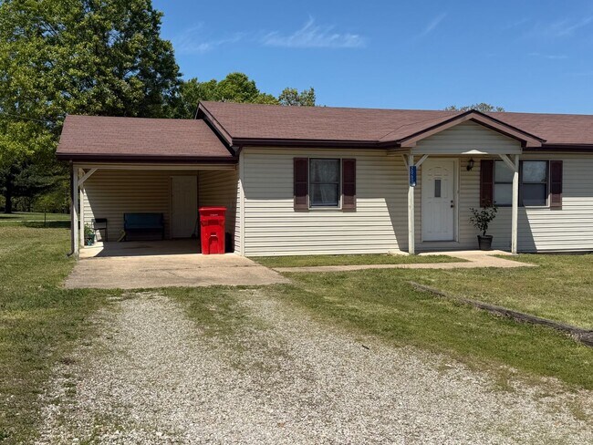 Foto del edificio - Cozy 2 Bedroom Duplex!